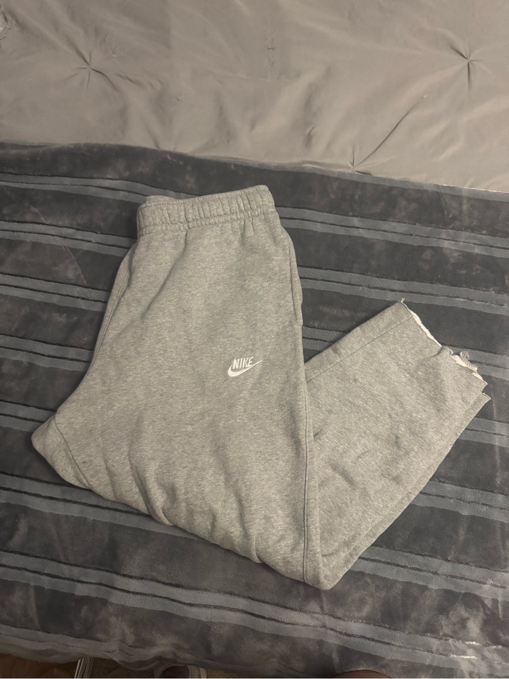 Nike Men’s Gray Cotton Blend Cut Off Sweatpants
